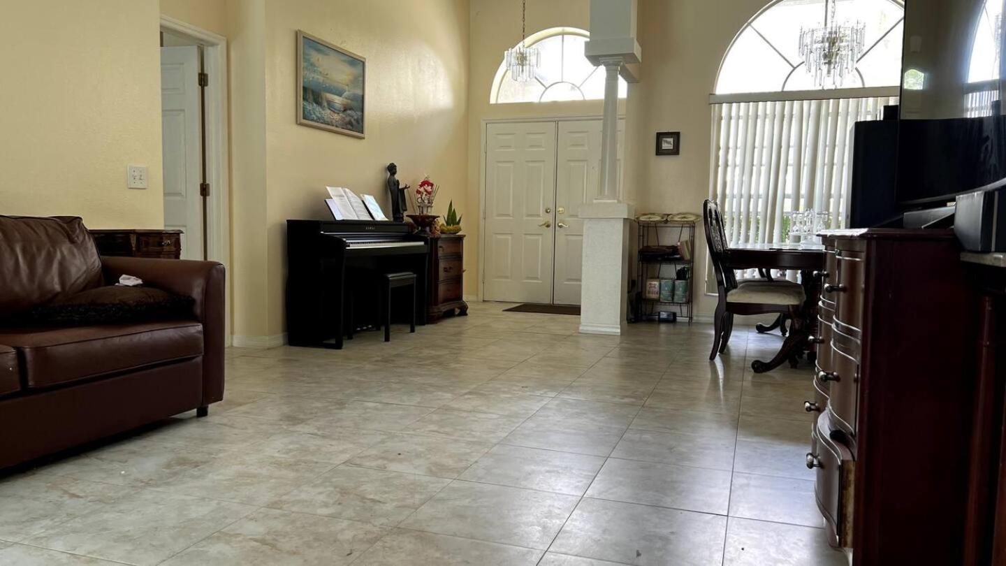 Room In Citrus Park And Carollwood, Close To The Airport & Downtown Tampa Esterno foto